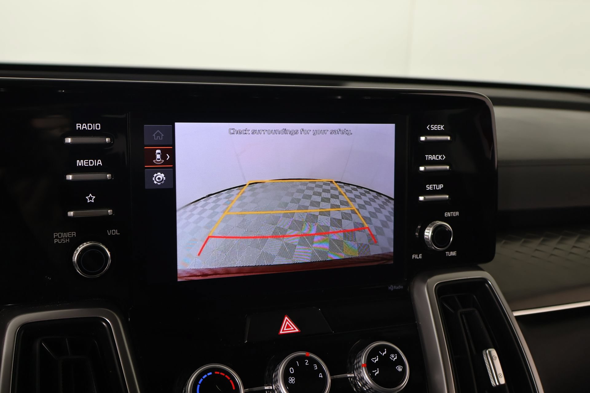 Used 2023 Kia Sorento LX FWD image 6