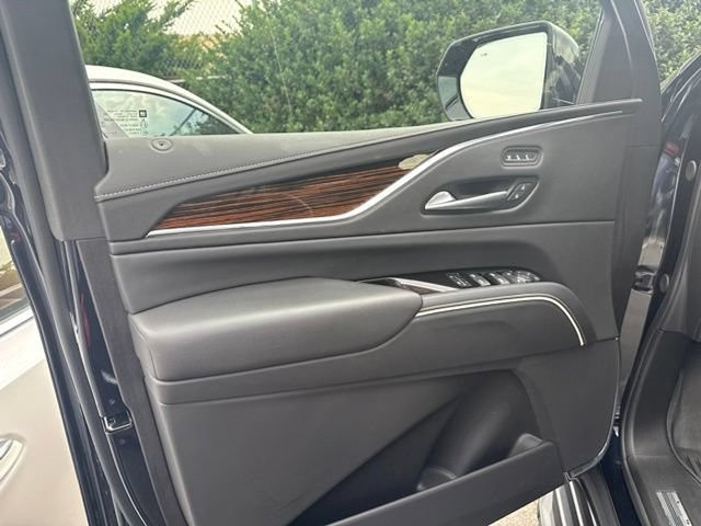 Used 2023 Cadillac Escalade Premium Luxury AWD/4WD image 20