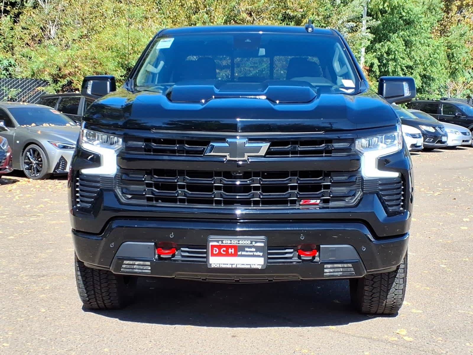 Used 2026 Chevrolet Silverado 1500 LT Trail Boss w/ LT Trail Boss Premium Package AWD/4WD image 2