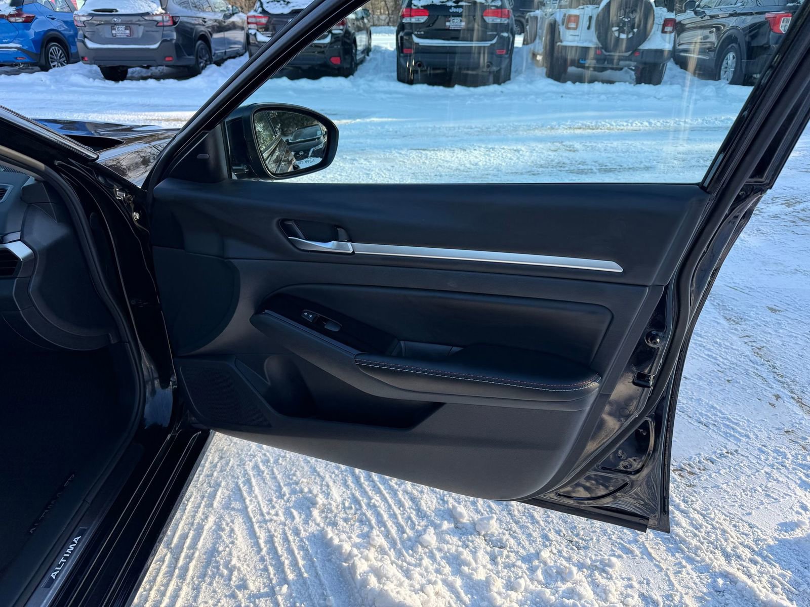 Certified 2024 Nissan Altima 2.0 SR image 32