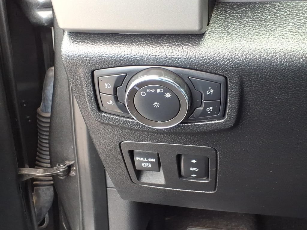 Used 2020 Ford F150 Lariat RWD image 36