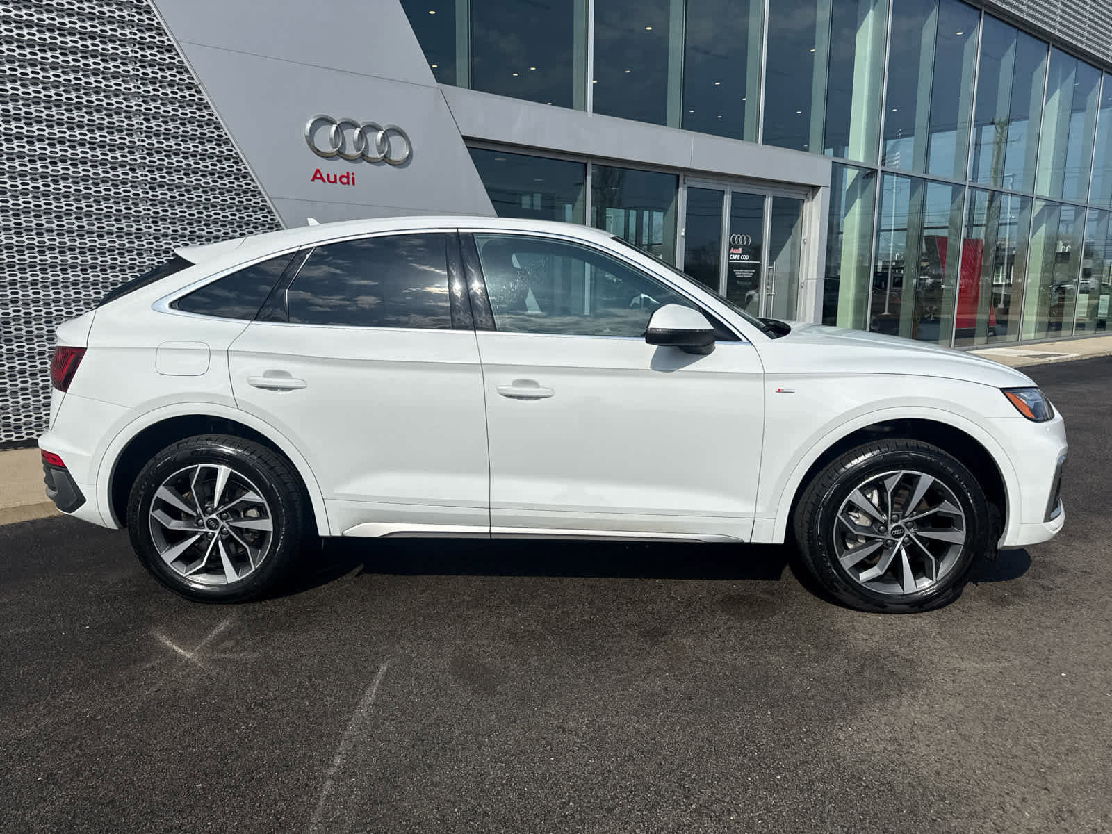 Used 2024 Audi Q5 2.0T Premium Plus w/ Premium Plus Package image 25