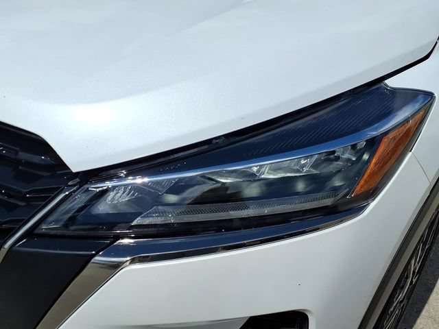 Used 2023 Nissan Kicks SR w/ SR Premium Package FWD image 9