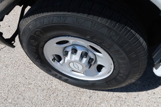 Used 2015 Chevrolet Express 2500 RWD image 16