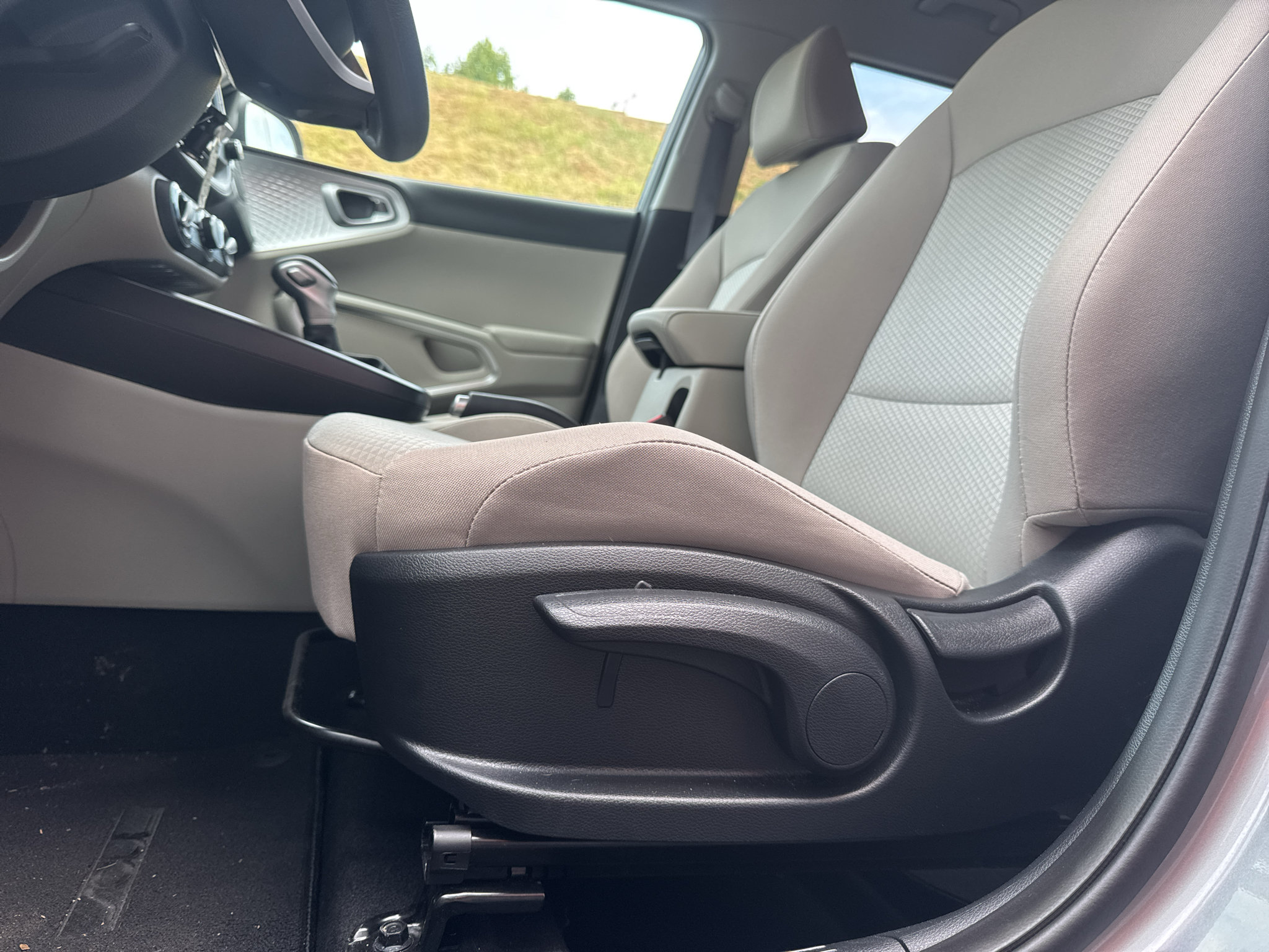 Certified 2025 Kia Soul LX w/ LX Technology Package FWD image 11