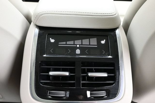 Used 2024 Volvo XC60 B5 Ultimate w/ Climate Package AWD/4WD image 35