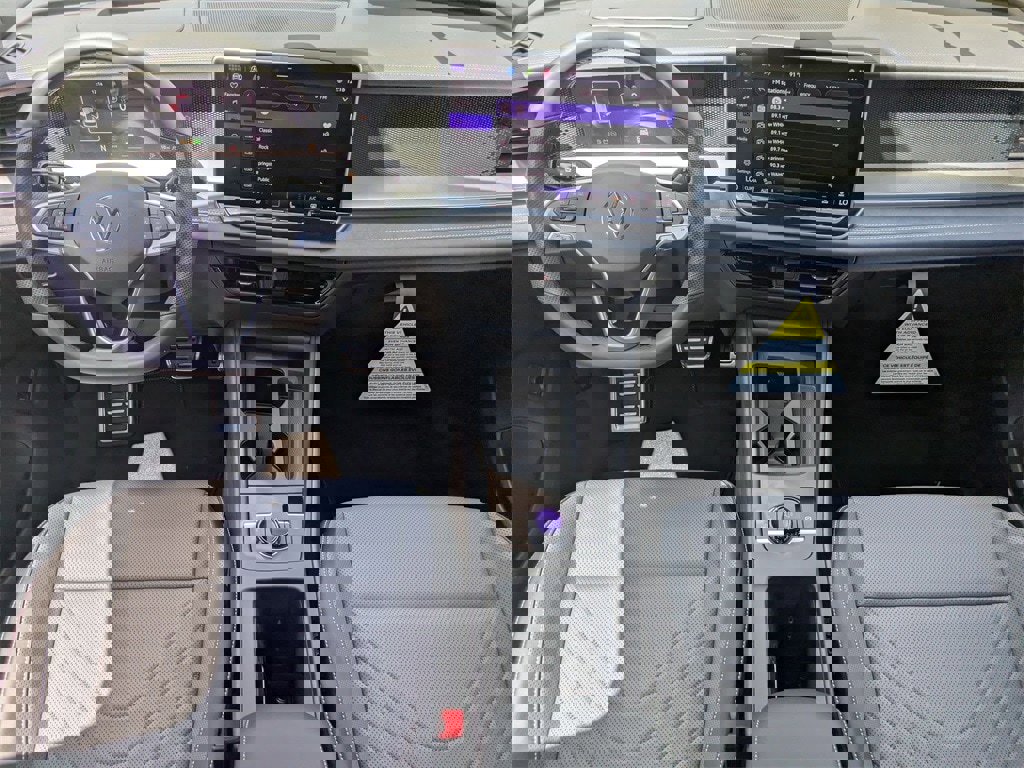 New 2025 Volkswagen Tiguan SE R-Line image 28