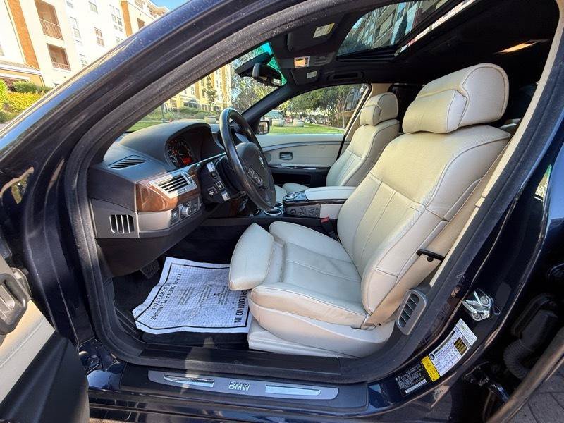 Used 2007 BMW 750i RWD image 16