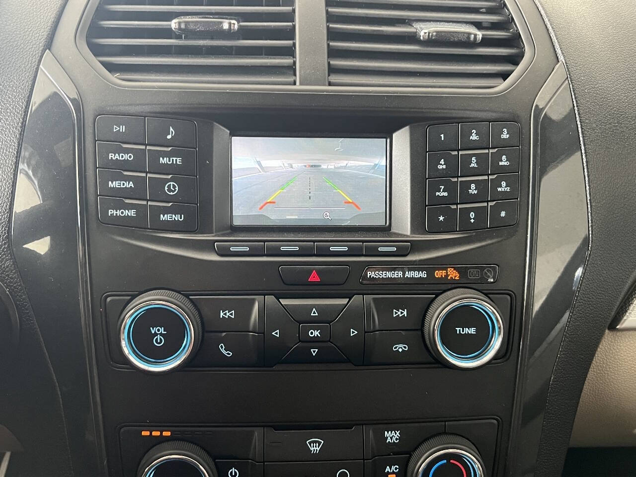 Used 2018 Ford Explorer 4WD image 18
