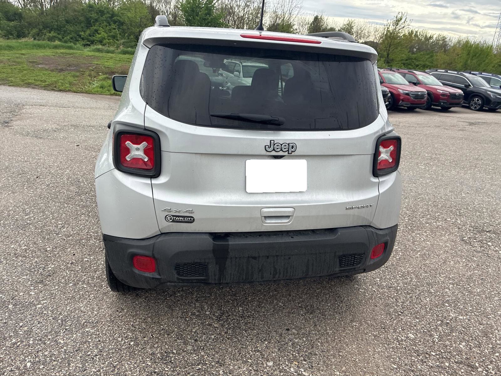 Used 2019 Jeep Renegade Sport w/ Sport Appearance Group image 16