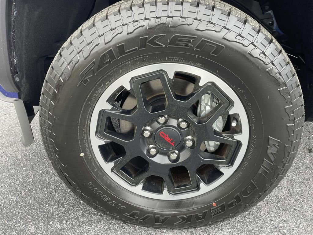 New 2025 Toyota Tacoma TRD Off-Road image 6