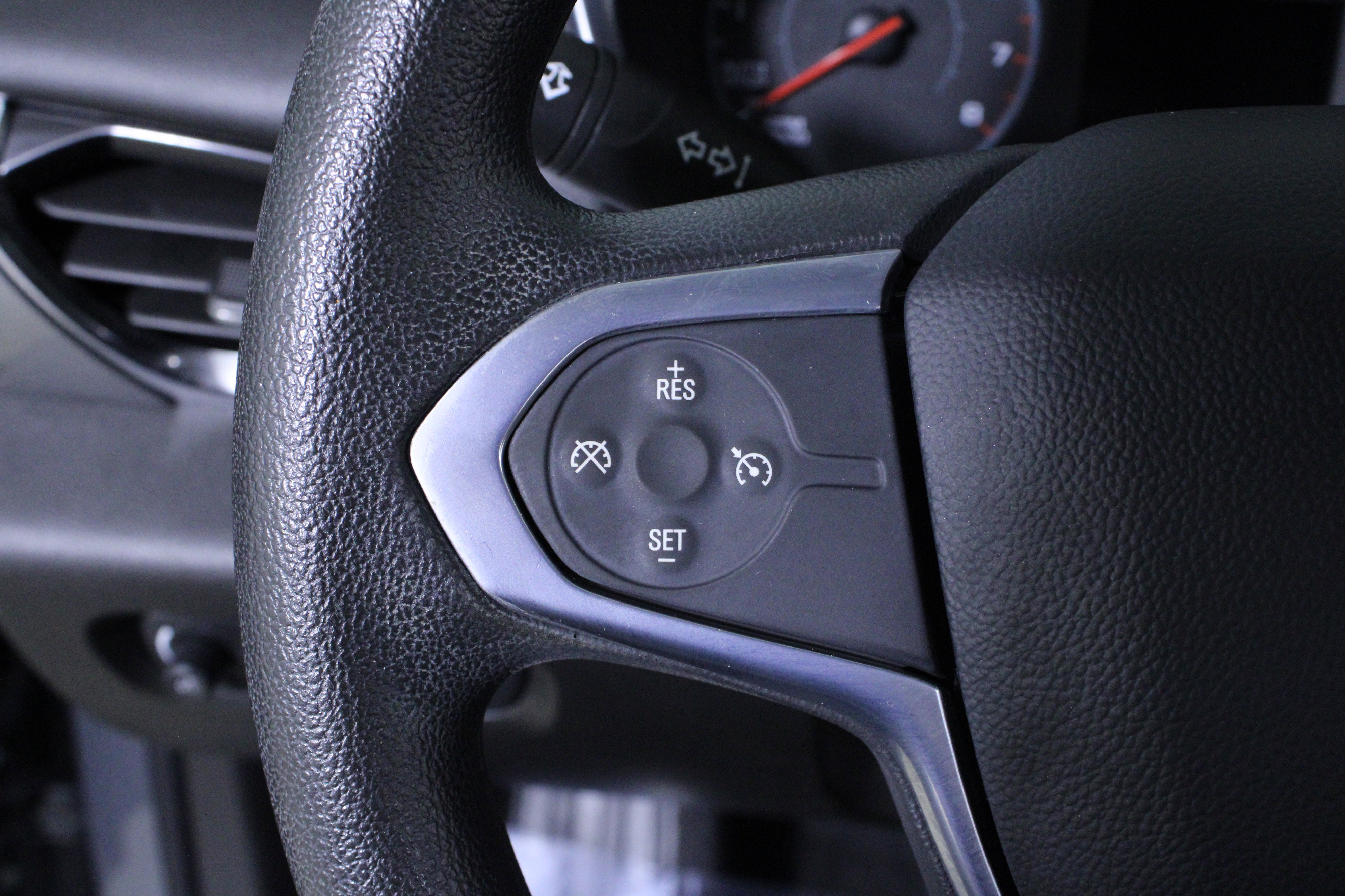 Used 2021 Chevrolet Traverse LS image 21