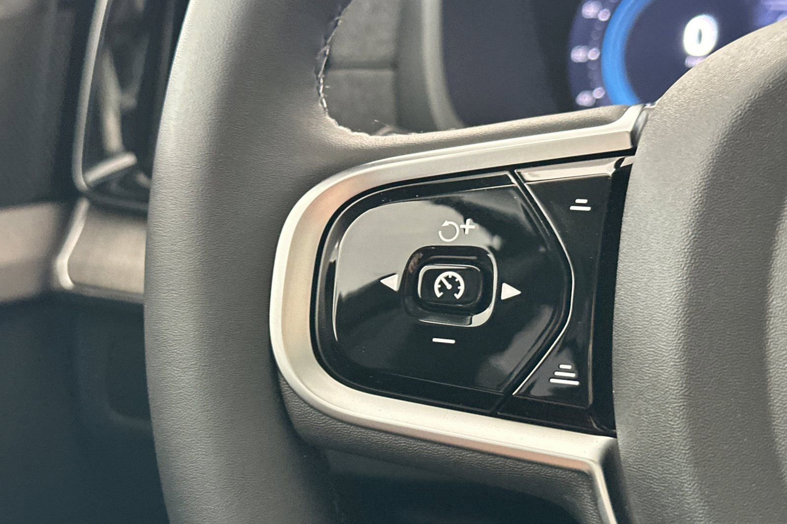 New 2025 Volvo XC90 B6 Ultra w/ Protection Package Premier AWD/4WD image 28