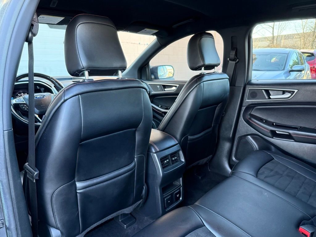 Used 2020 Ford Edge ST-Line FWD image 16