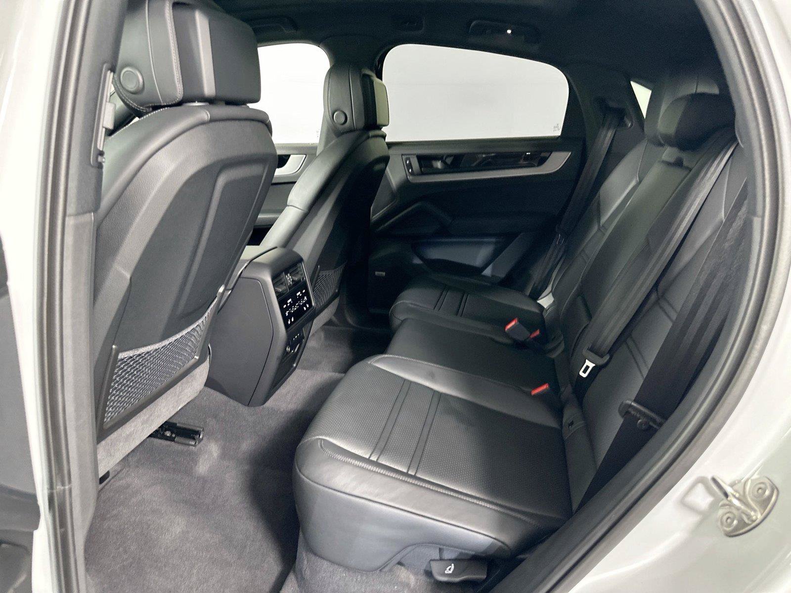 Certified 2025 Porsche Cayenne S AWD/4WD image 25