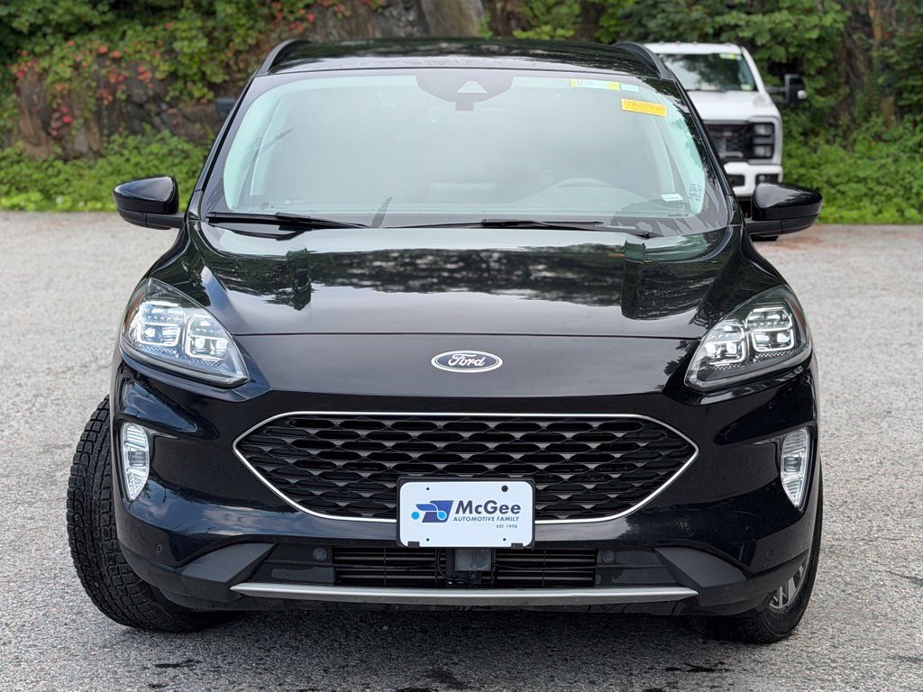 Used 2022 Ford Escape Titanium AWD/4WD image 2
