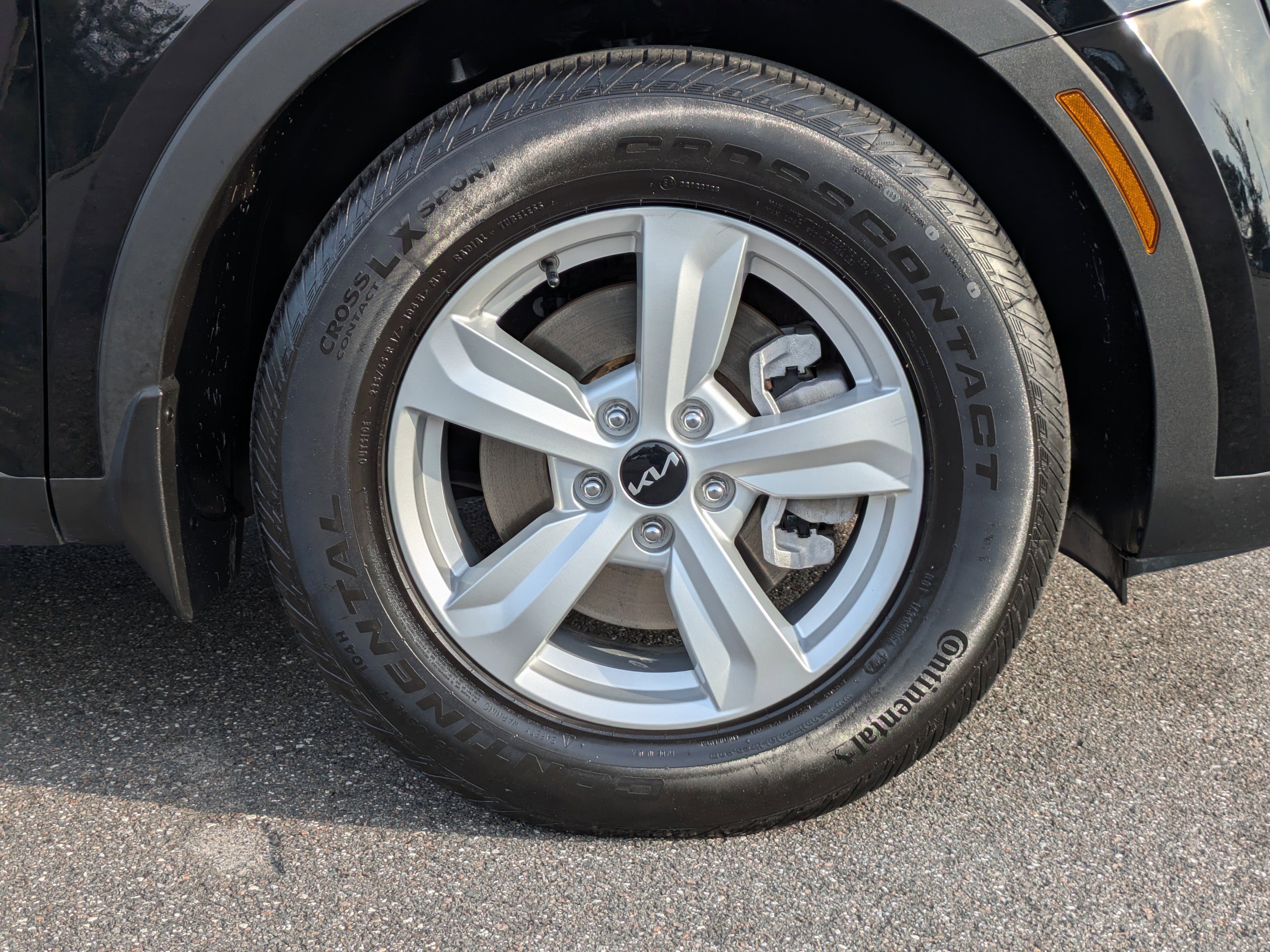 Used 2024 Kia Sorento LX image 11