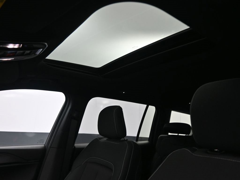 New 2025 Jeep Grand Cherokee L Laredo w/ Luxury Tech Group I image 10