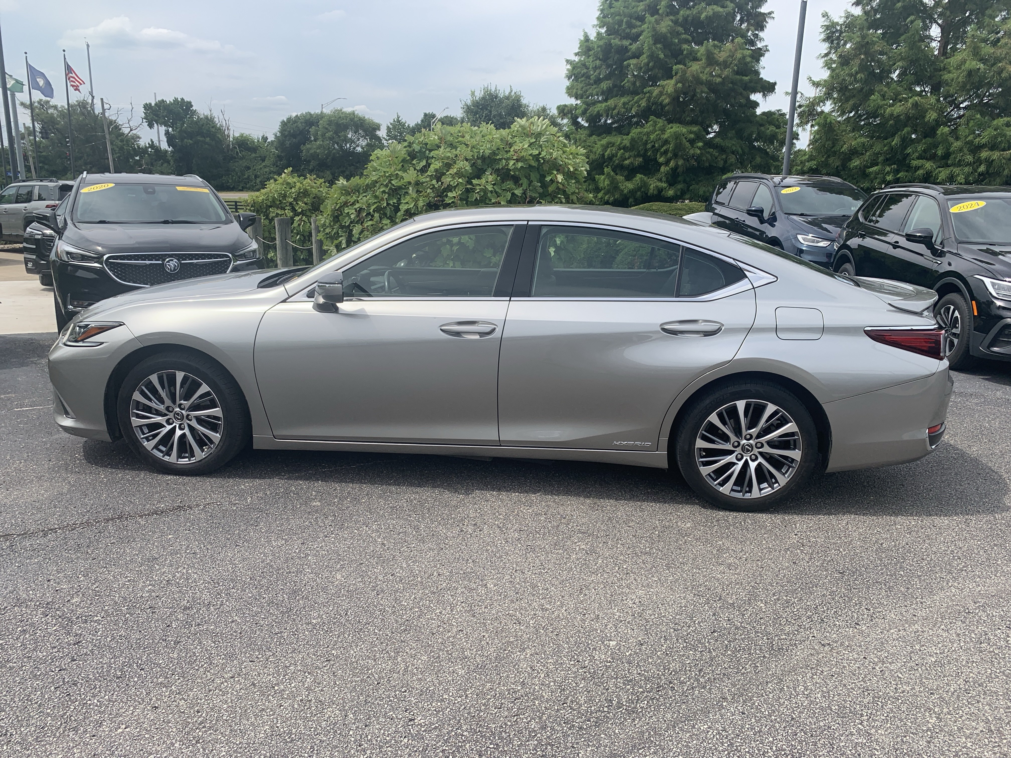 Used 2019 Lexus ES 300h w/ Premium Package FWD image 19