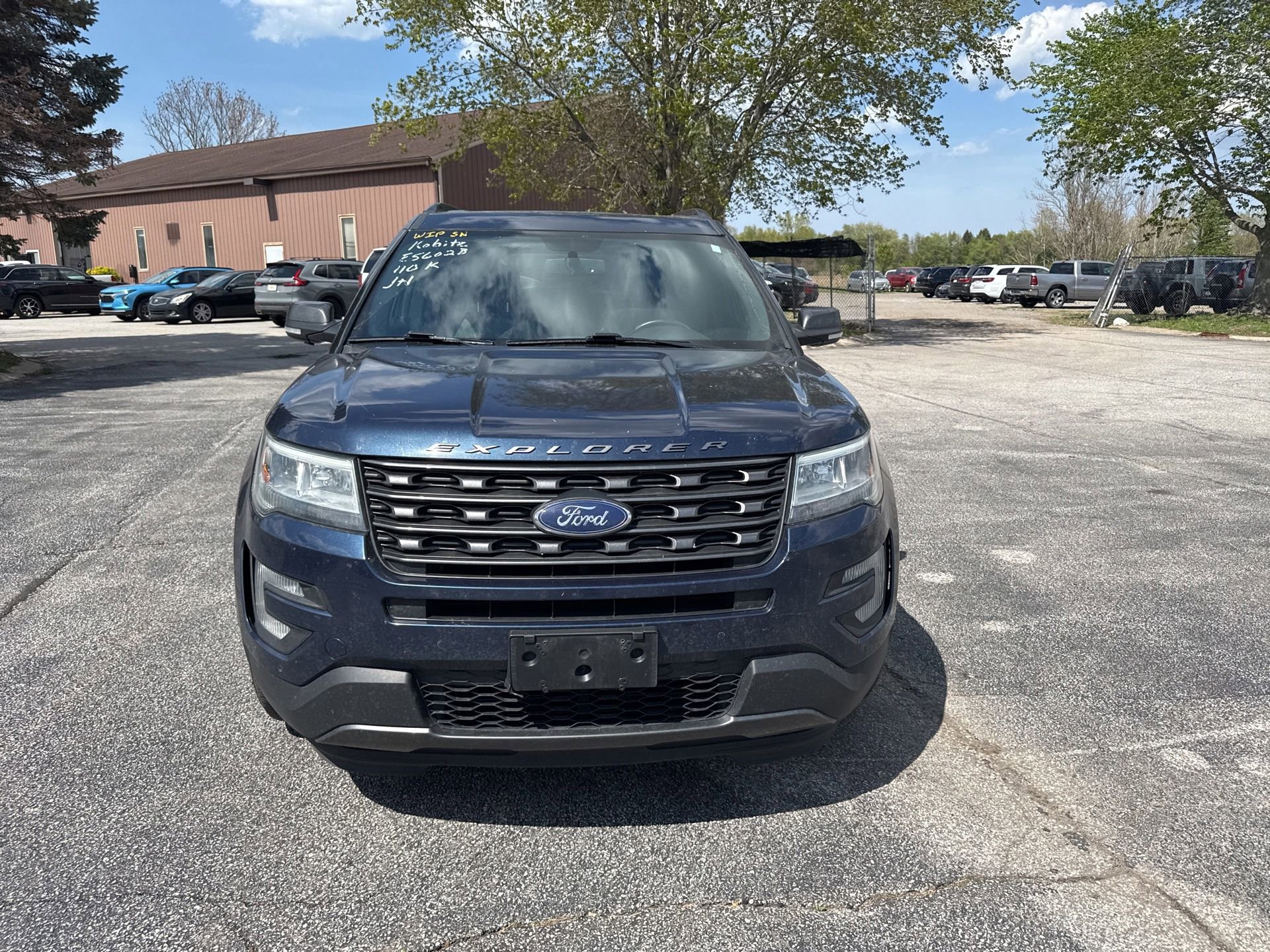 Used 2017 Ford Explorer XLT w/ Equipment Group 202A AWD/4WD image 2