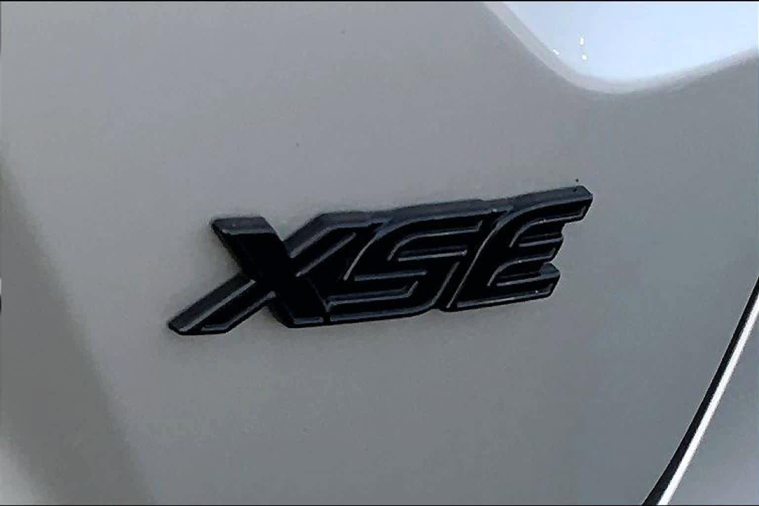 Used 2024 Toyota Corolla XSE FWD image 10
