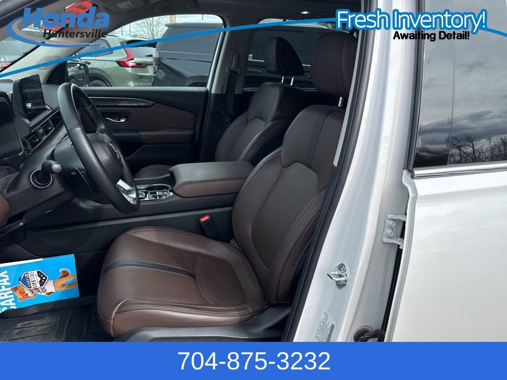 Used 2025 Honda Pilot Elite image 19