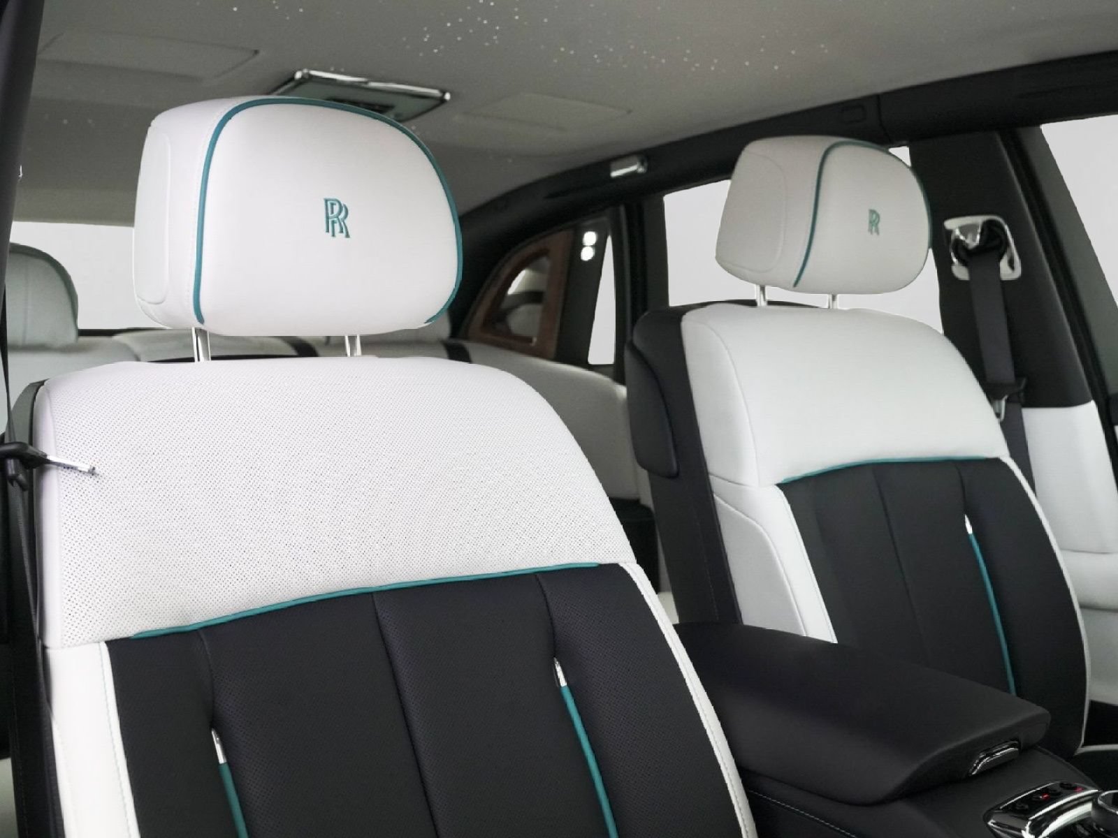 New 2026 Rolls-Royce Phantom Sedan RWD image 42