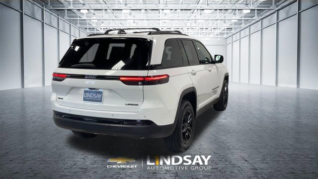 Used 2024 Jeep Grand Cherokee Laredo X AWD/4WD image 9