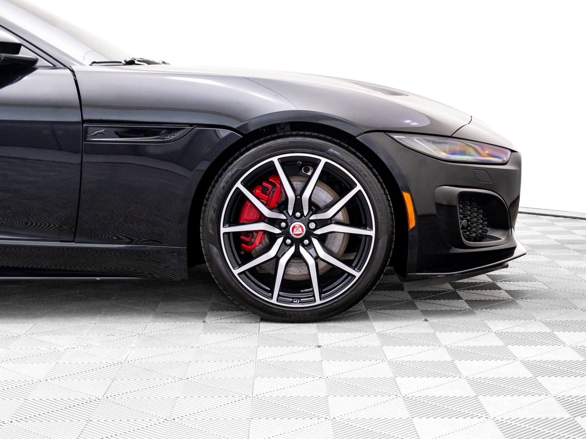 Used 2023 Jaguar F-TYPE R AWD/4WD image 33