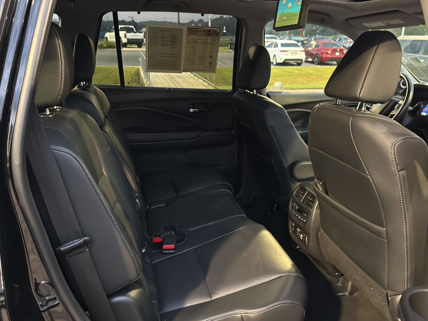 Used 2022 Honda Pilot Touring image 11