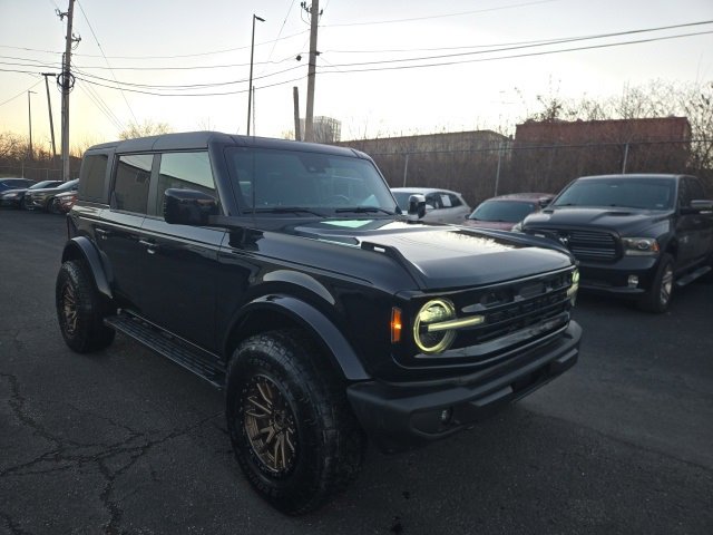 Used 2023 Ford Bronco Outer Banks image 3