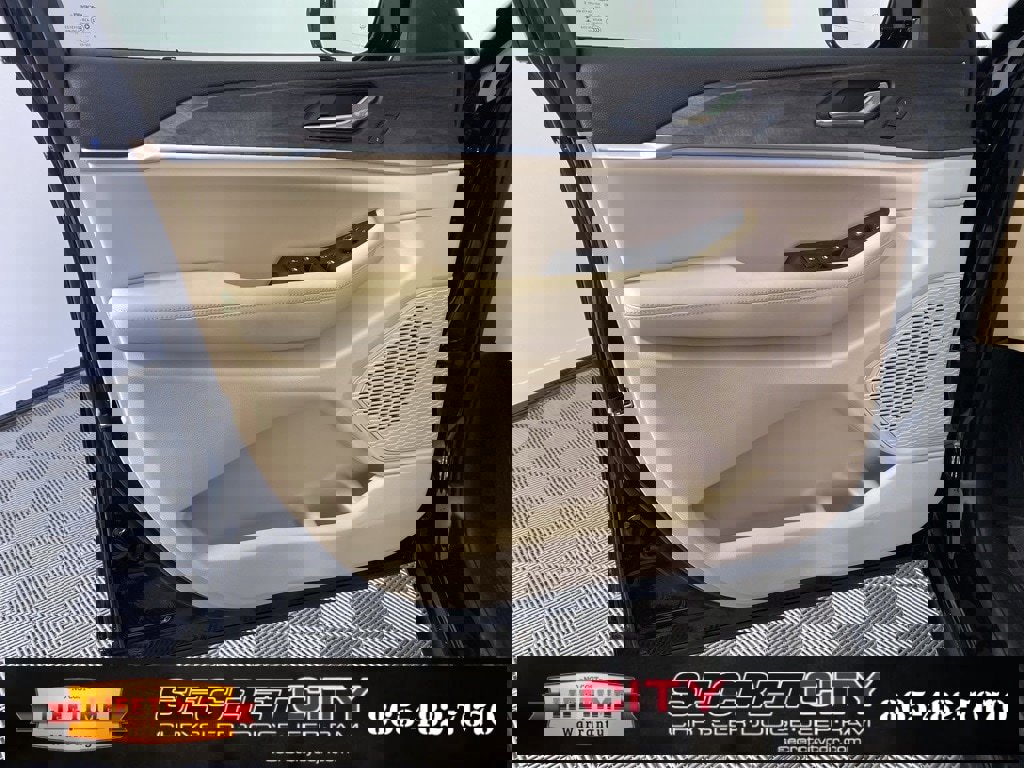 New 2025 Jeep Grand Cherokee L Limited image 12