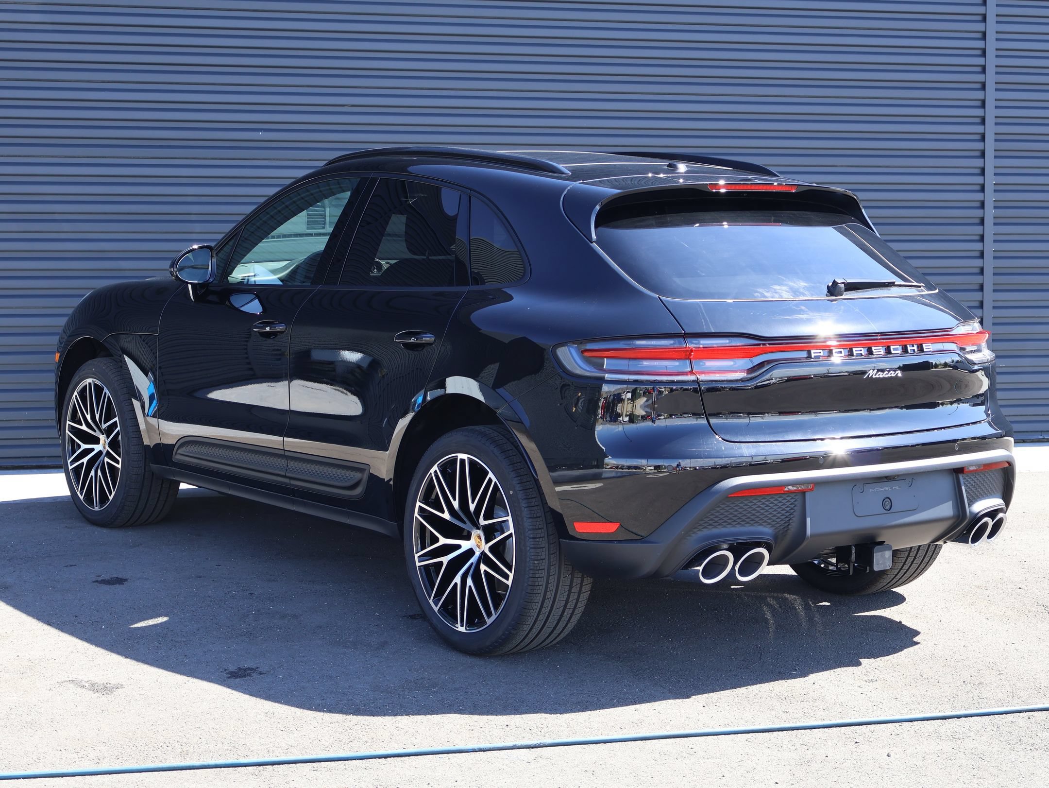New 2026 Porsche Macan AWD/4WD image 3