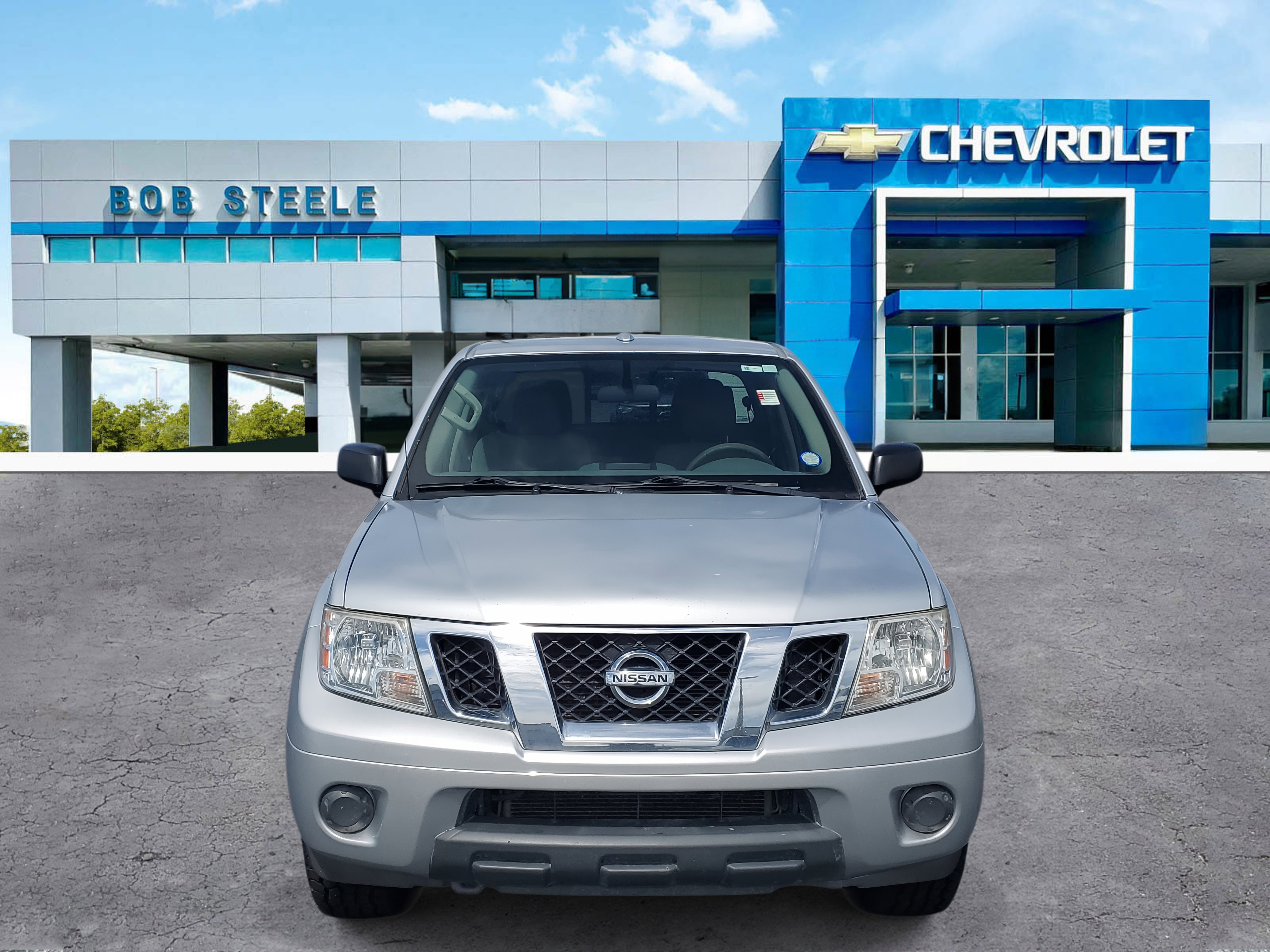 Used 2017 Nissan Frontier SV image 2