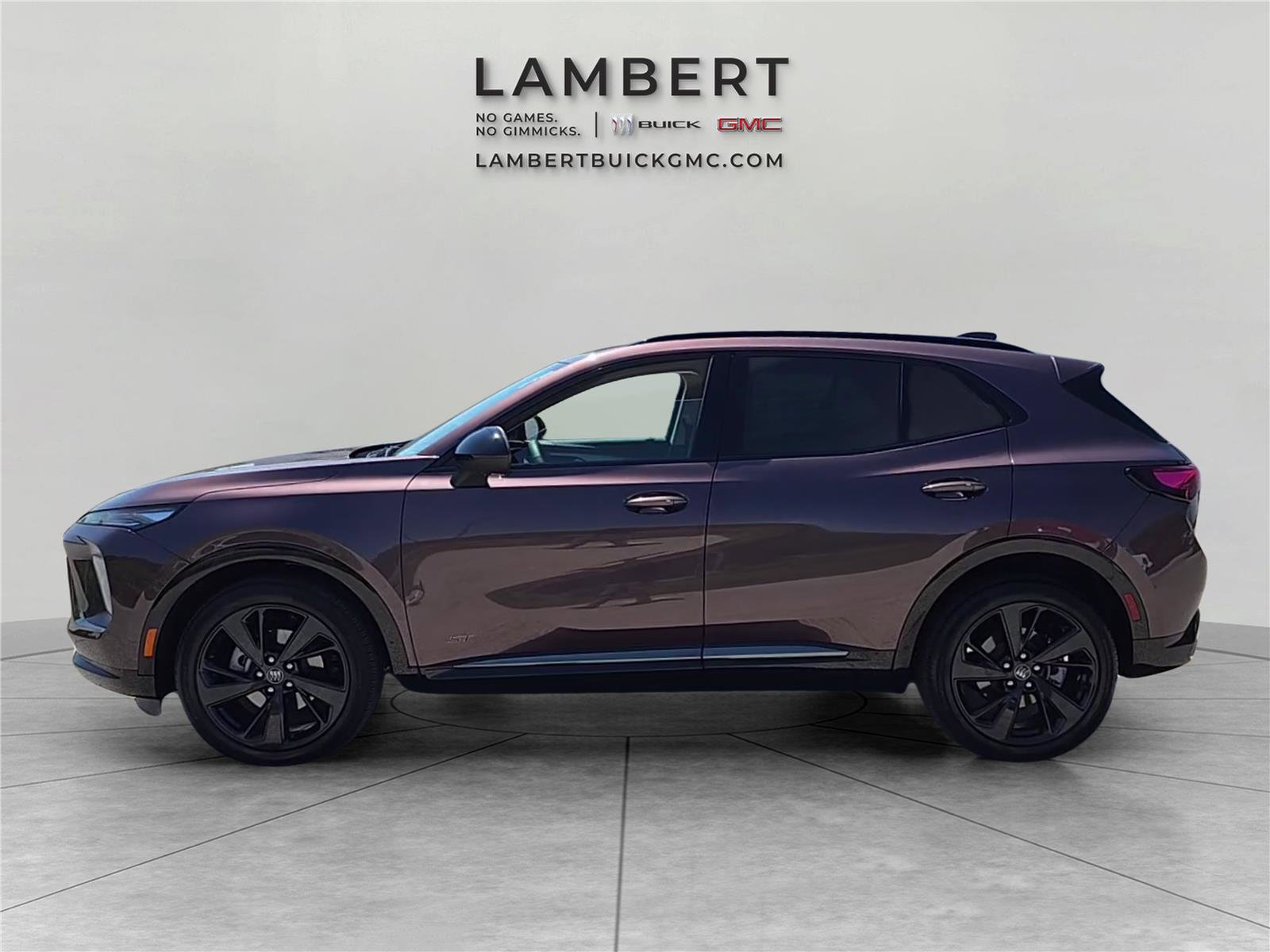 Used 2025 Buick Envision Sport Touring AWD/4WD image 2