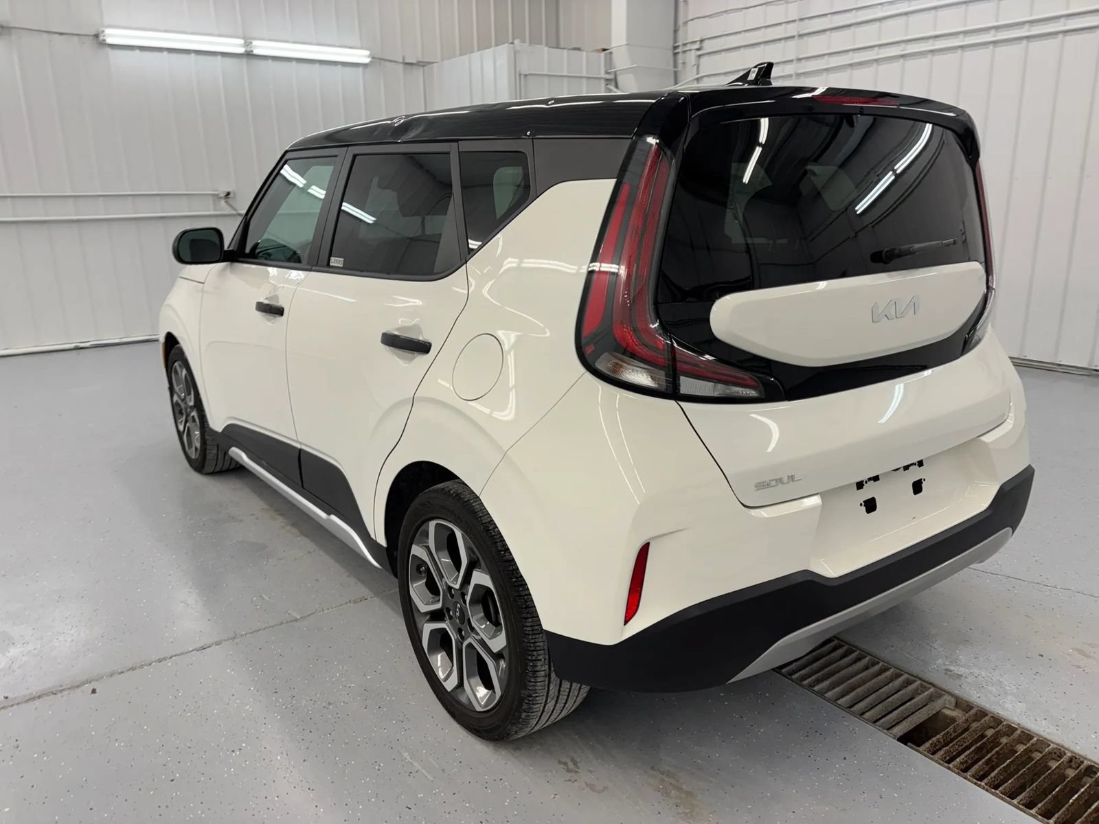 Used 2025 Kia Soul EX FWD image 4
