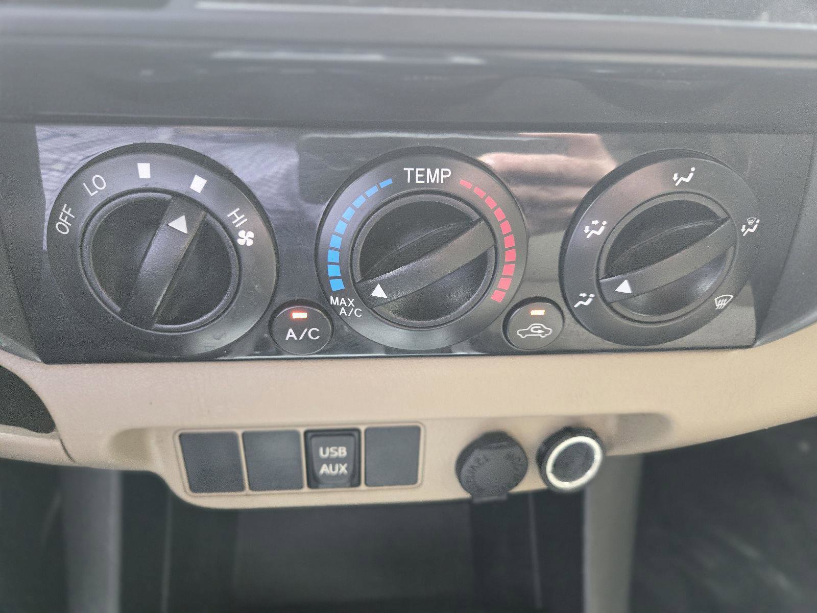 Used 2015 Toyota Tacoma PreRunner w/ SR5 Package RWD image 22