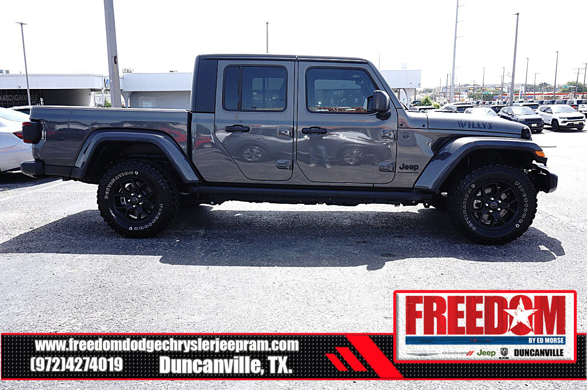 Used 2024 Jeep Gladiator Sport AWD/4WD image 6