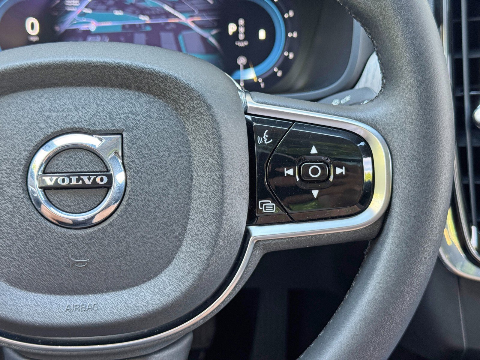 Used 2023 Volvo S90 B6 Plus w/ Protection Package Premier image 24