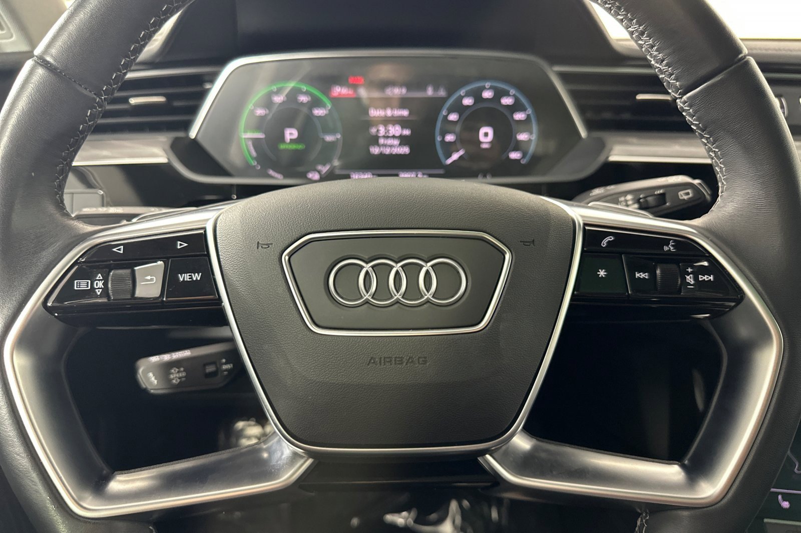 Used 2024 Audi Q8 e-tron Premium image 22