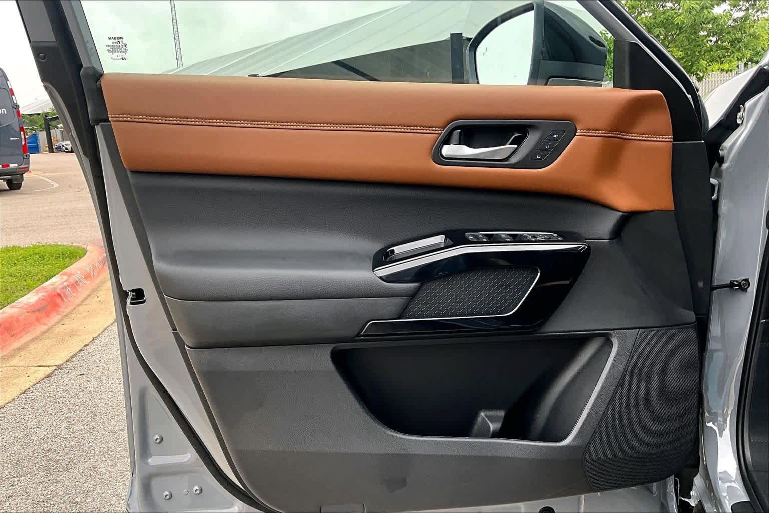 New 2026 Nissan Pathfinder Platinum image 13