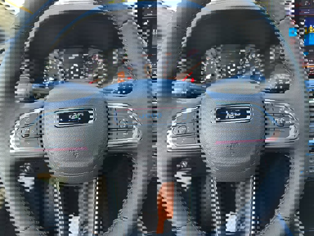 New 2026 Jeep Compass Latitude image 12