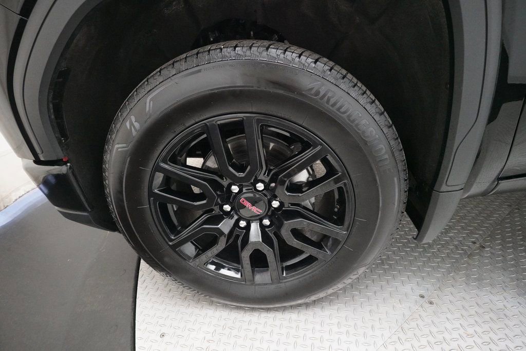 Used 2025 GMC Sierra 1500 Elevation image 26