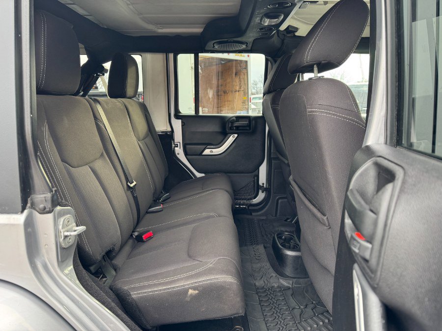 Used 2013 Jeep Wrangler Unlimited Sahara w/ Connectivity Group image 18