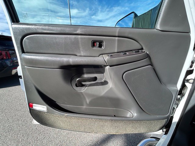 Used 2004 Chevrolet Silverado 2500 LS RWD image 25