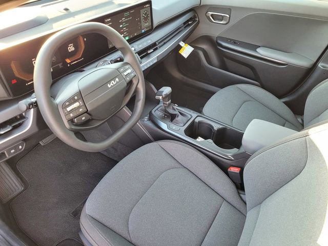 Used 2025 Kia K4 LXS image 8