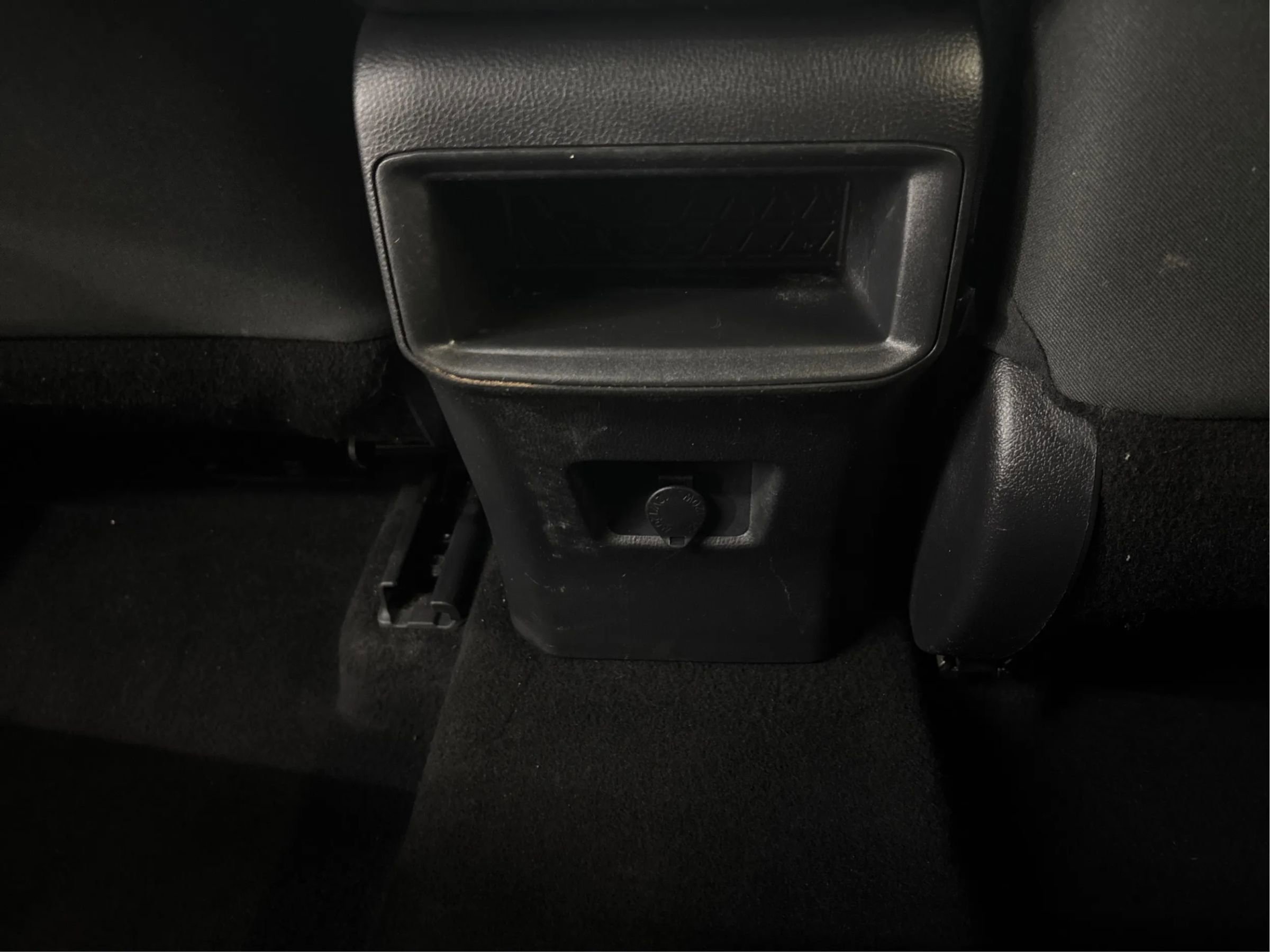 Used 2021 Toyota RAV4 LE image 28