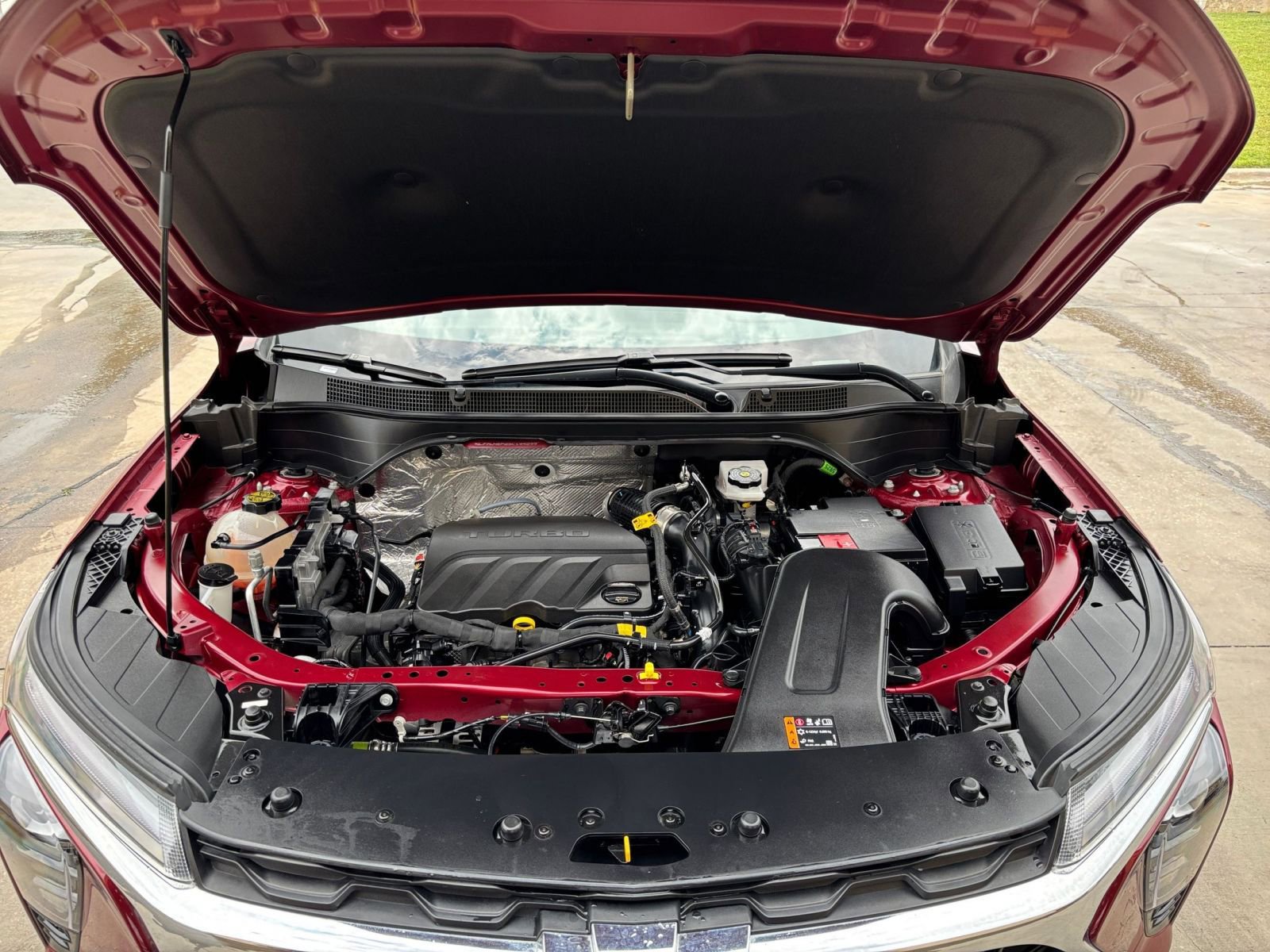 Used 2025 Chevrolet Trax LT image 35