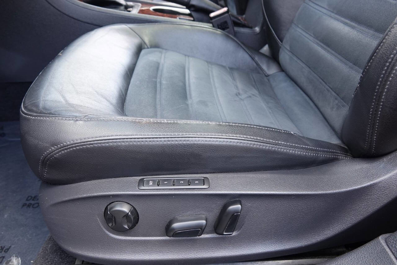 Used 2013 Volkswagen Passat TDI SEL Premium image 53