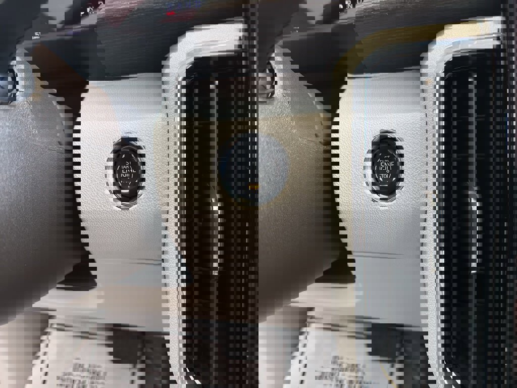 New 2026 GMC Acadia Denali w/ Super Cruise Package image 18